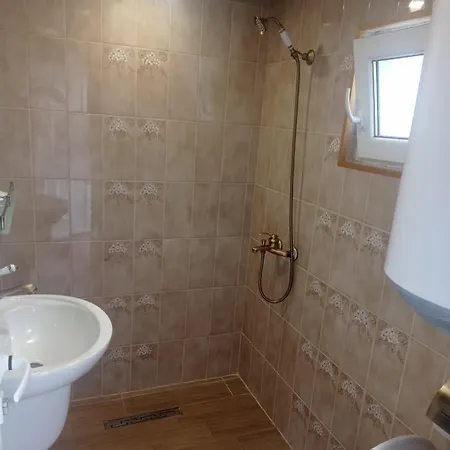 семейна къща лазарови * Sapareva Bania