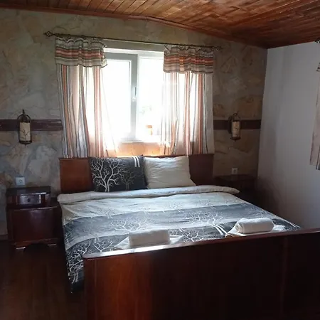 Appartement семейна къща лазарови *