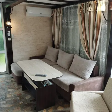 семейна къща лазарови *