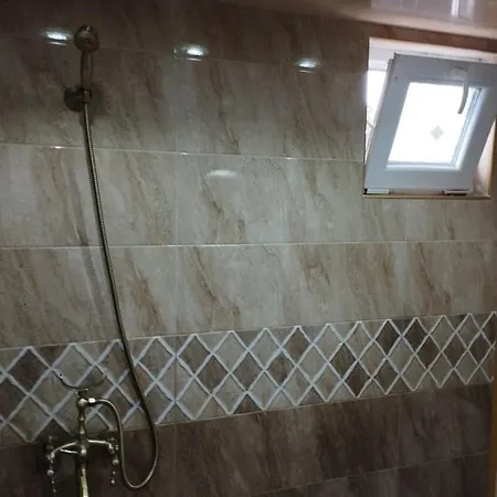 семейна къща лазарови Apartament Sapareva Bania