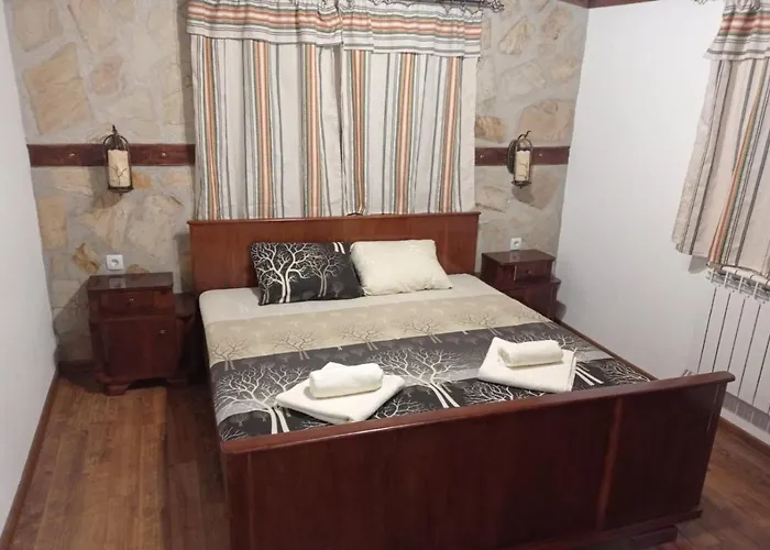 семейна къща лазарови *